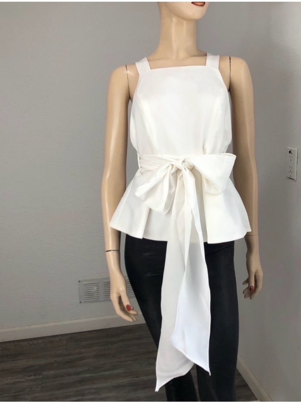Essue Sleeveless White Tie-Waist Peplum Camisole